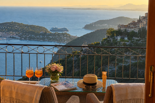 Luxury Apartment for rental in Èze, 4 350 €, Photo 1