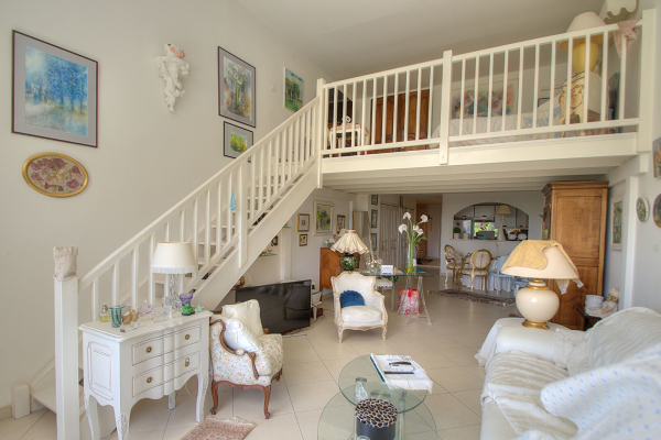 Luxury Apartment for sale in Saint-Raphaël, 450 000 €, Photo 5