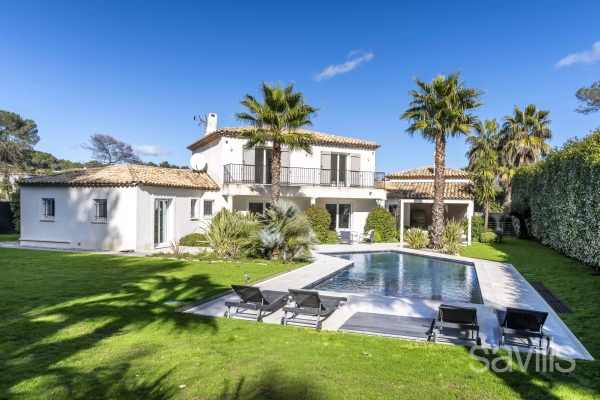 Maison de luxe à louer à Mougins, 7 500 €, Photo 1