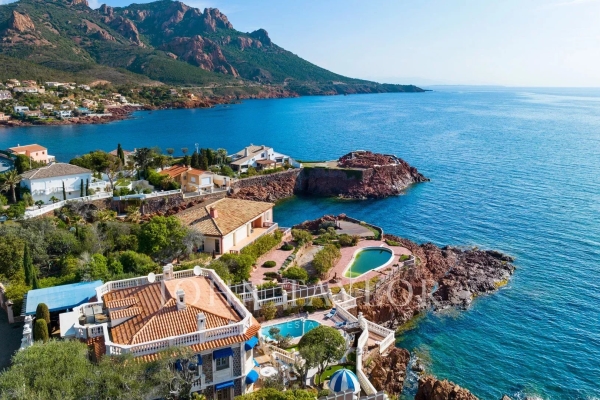 Maison de luxe à vendre à Agay, 3 980 000 €, Photo 1