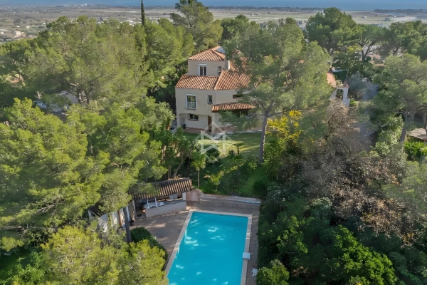 Luxury House for sale in Les Salins d'Hyères, 2 150 000 €, Photo 1