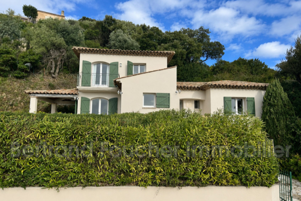 Maison de luxe à vendre à Cavalaire-sur-Mer, 948 000 €, Photo 1