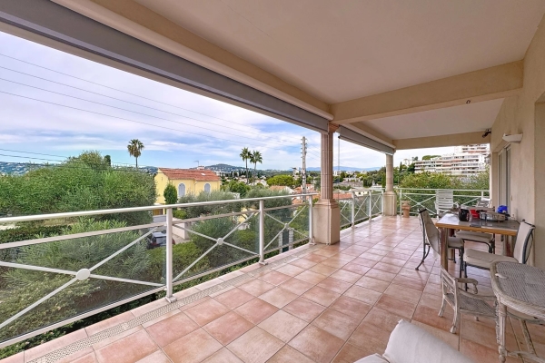 Appartement de luxe à vendre à Juan-les-Pins, 610 000 €, Photo 1