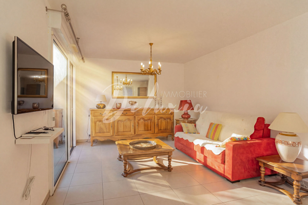 Luxury Apartment for sale in Saint-Raphaël, 487 000 €, Photo 3