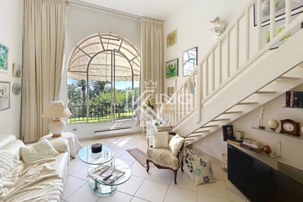 Appartement de luxe à vendre à Saint-Raphaël, 450 000 €, Photo 1