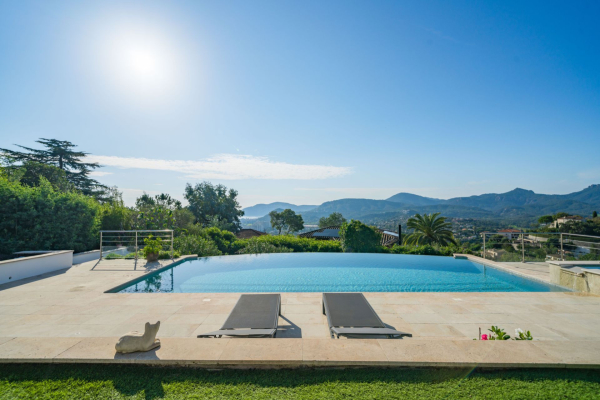 Maison de luxe à vendre à Mandelieu-la-Napoule, 1 590 000 €, Photo 1