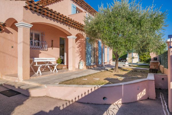 Maison de luxe à vendre à Mandelieu-la-Napoule, 775 000 €, Photo 1