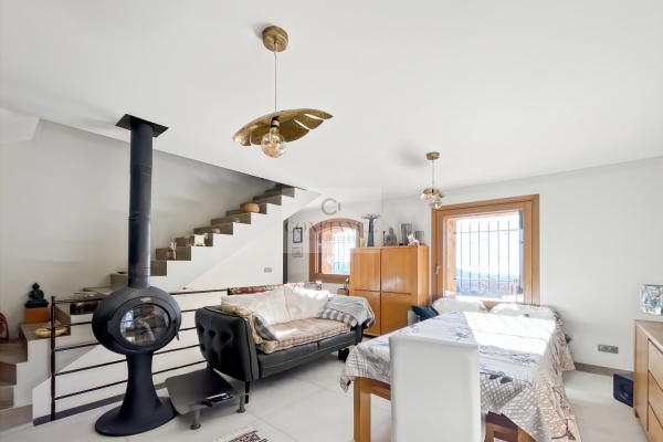 Maison de luxe à vendre à Revest-les-Roches, 650 000 €, Photo 6