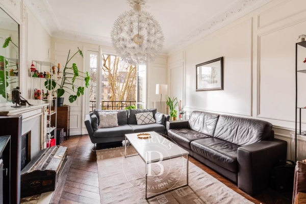 Luxury Apartment for sale in Paris 10Ème, 1 130 000 €, Photo 1