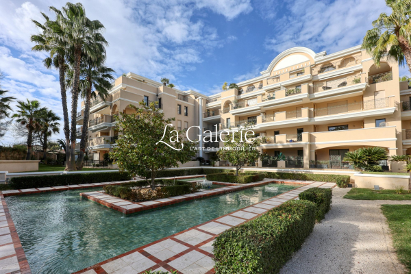 Appartement de luxe à vendre à Hyères, 330 000 €, Photo 2