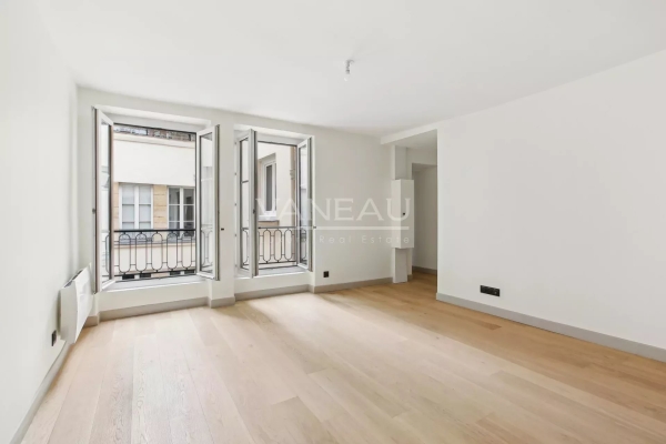 Luxury Apartment for sale in Paris 4Ème, 638 000 €, Photo 1