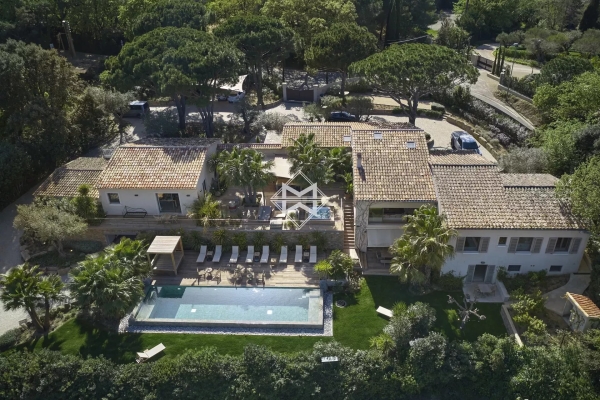 Maison de luxe à louer à Saint-Tropez, 40 000 €, Photo 1