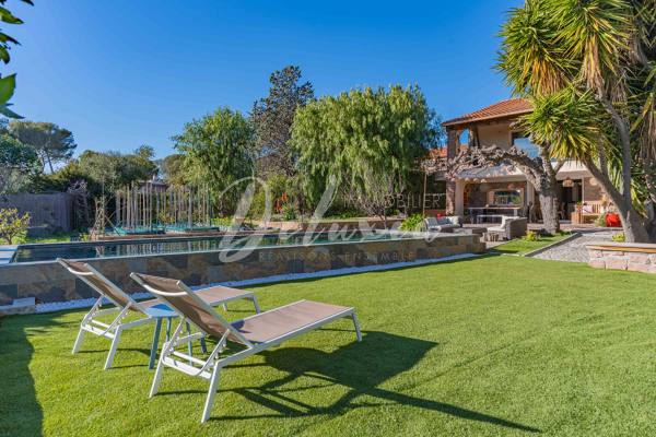 Maison de luxe à vendre à Saint-Raphaël, 1 579 000 €, Photo 1