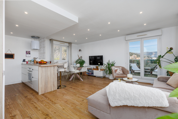 Luxury Apartment for sale in Saint-Laurent-du-Var, 690 000 €, Photo 5