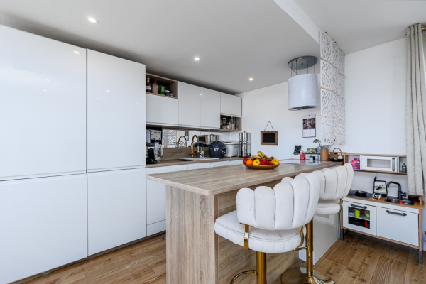 Luxury Apartment for sale in Saint-Laurent-du-Var, 690 000 €, Photo 7