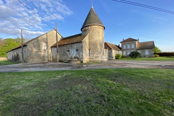 Luxury House for sale in La Chapelle-Gauthier, 895 000 €, Photo 4
