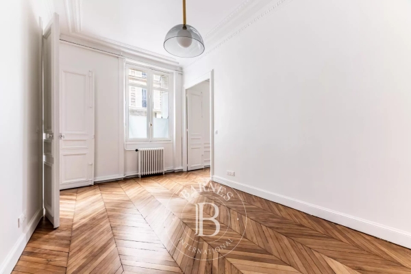 Luxury Apartment for sale in Paris 8Ème, 990 000 €, Photo 4