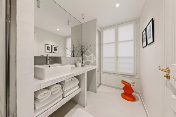 Luxury Apartment for sale in Paris 1Er, 1 350 000 €, Photo 6