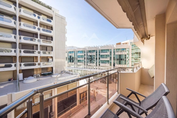 Luxury Apartment for sale in Cannes, 980 000 €, Photo 3