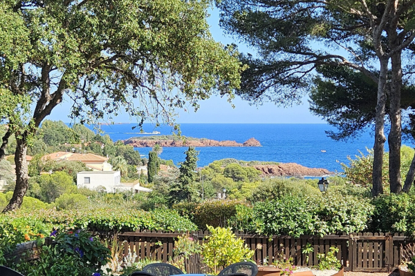 Maison de luxe à vendre à Agay, 460 000 €, Photo 1