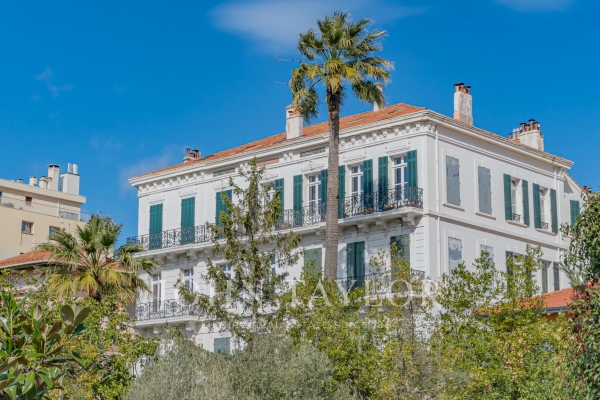 Luxury Apartment for sale in Cannes, 890 000 €, Photo 1