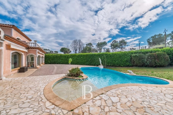 Luxury House for sale in Roquefort-les-Pins, 1 790 000 €, Photo 1