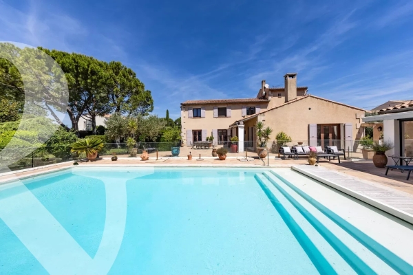 Maison de luxe à vendre à Fontvieille, 1 535 000 €, Photo 1