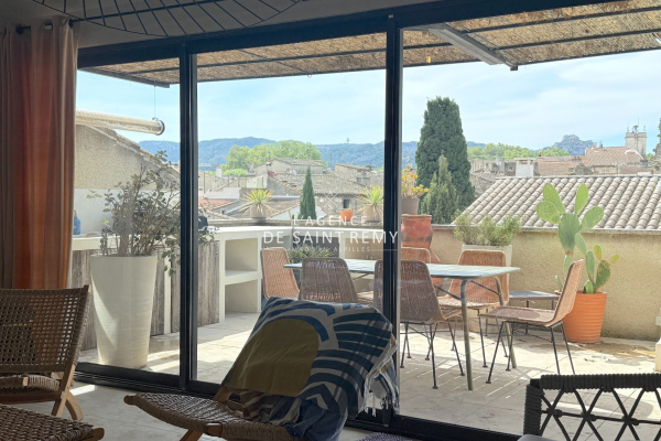 Maison de luxe à vendre à Saint-Rémy-de-Provence, 1 500 000 €, Photo 1