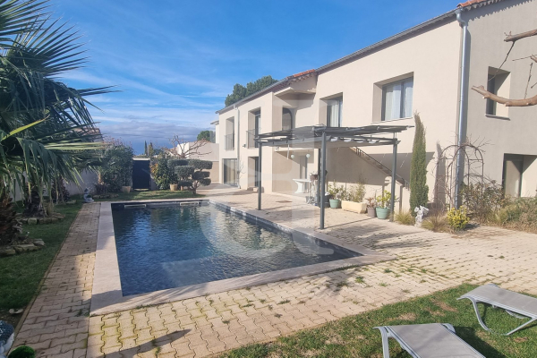 Maison de luxe à vendre à Carpentras, 550 000 €, Photo 1