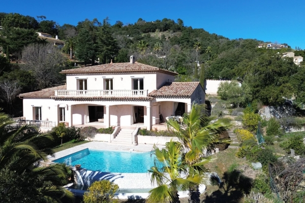 Maison de luxe à vendre à Les Adrets de l'Esterel, 1 140 000 €, Photo 1