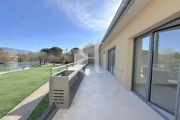 Luxury Apartment for sale in L Isle-sur-La-Sorgue, 614 400 €, Photo 1