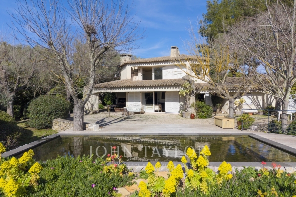 Luxury House for sale in Sanary-sur-Mer, 1 285 000 €, Photo 1