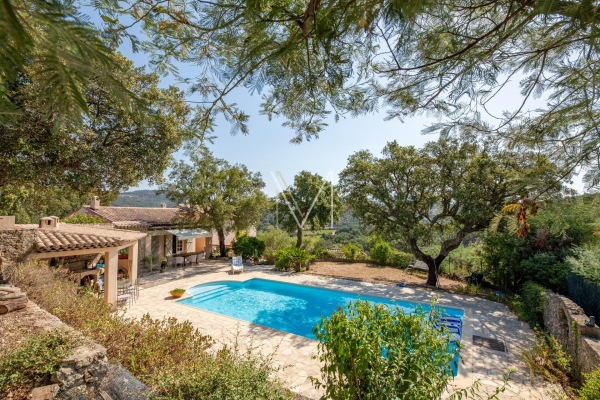 Luxury House for sale in Le Plan-de-La-Tour, 770 000 €, Photo 1