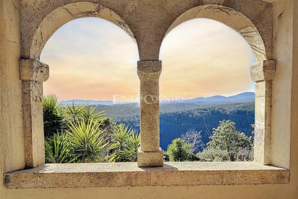 Maison de luxe à vendre à Saint-Cézaire-sur-Siagne, 990 000 €, Photo 1