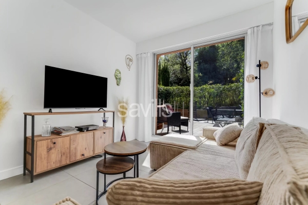 Luxury Apartment for sale in Saint-Tropez, 1 130 000 €, Photo 3