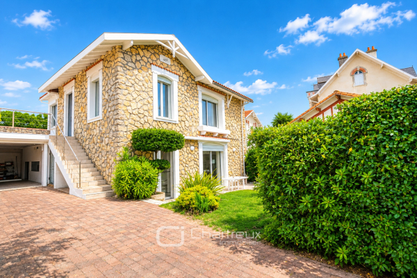 Maison de luxe à vendre à Royan, 900 000 €, Photo 1