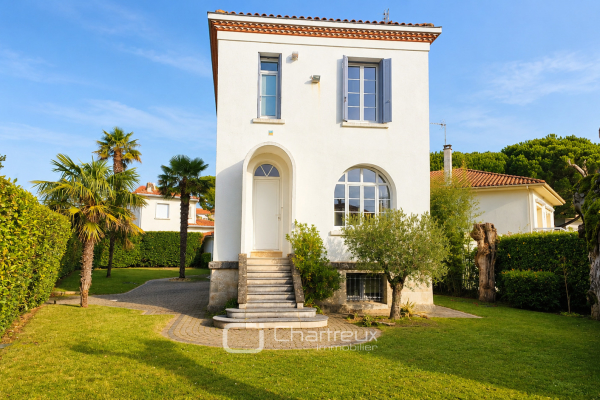Maison de luxe à vendre à Royan, 896 000 €, Photo 1