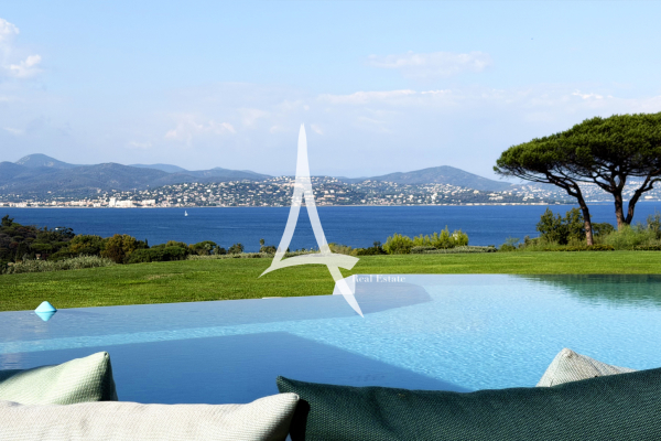 Maison de luxe à vendre à Saint-Tropez, 42 000 000 €, Photo 1