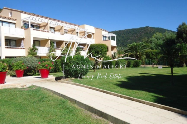 Appartement de luxe à vendre à Le Lavandou, 265 000 €, Photo 1