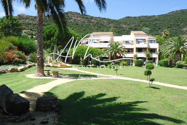 Luxury Apartment for sale in Le Lavandou, 265 000 €, Photo 2