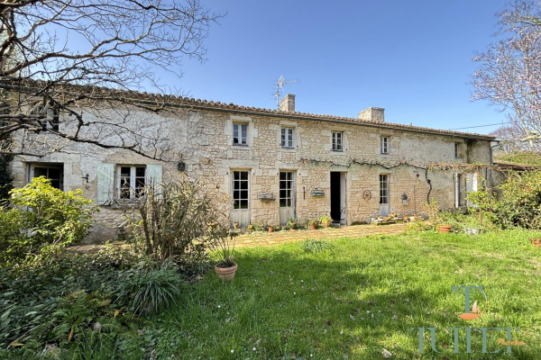Maison de luxe à vendre à Saint-Palais-sur-Mer, 579 000 €, Photo 1
