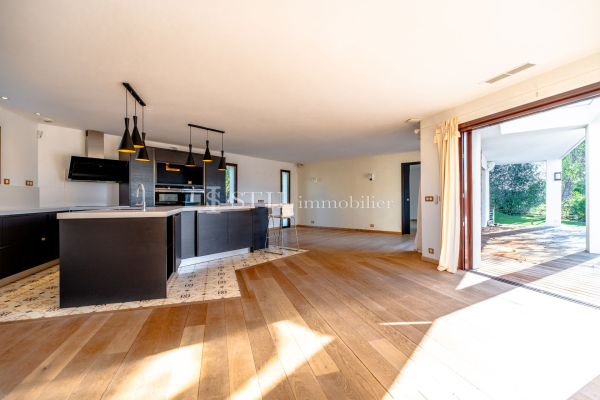 Maison de luxe à vendre à Sainte-Maxime, 1 750 000 €, Photo 2