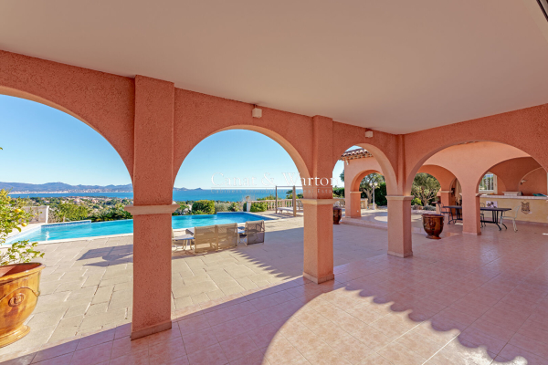 Maison de luxe à vendre à Roquebrune-sur-Argens, 2 380 000 €, Photo 3
