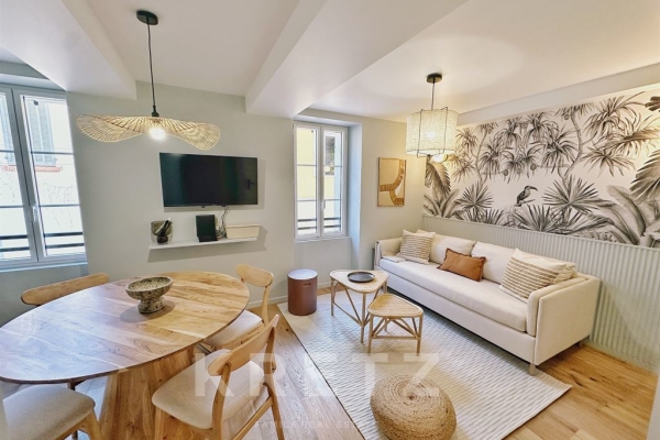 Luxury Apartment for sale in Sanary-sur-Mer, 294 900 €, Photo 1