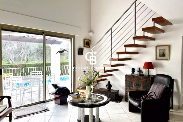 Maison de luxe à vendre à Saint-Raphaël, 988 000 €, Photo 3