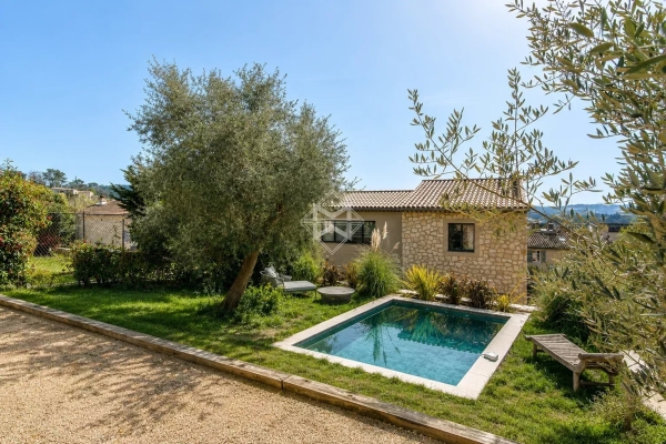 Maison de luxe à vendre à Valbonne, 1 690 000 €, Photo 1
