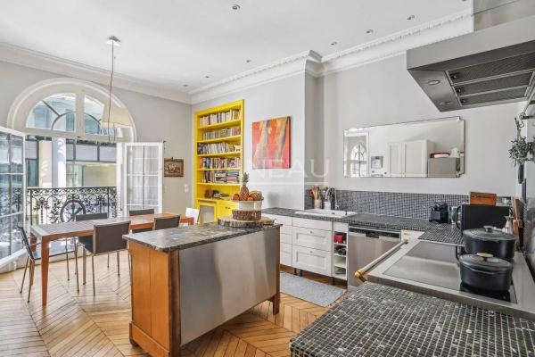 Luxury Apartment for sale in Paris 8Ème, 2 100 000 €, Photo 2