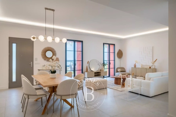 Luxury Apartment for sale in Théoule-sur-Mer, 1 350 000 €, Photo 3