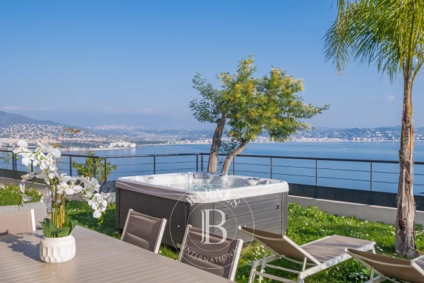 Luxury Apartment for sale in Théoule-sur-Mer, 1 350 000 €, Photo 5