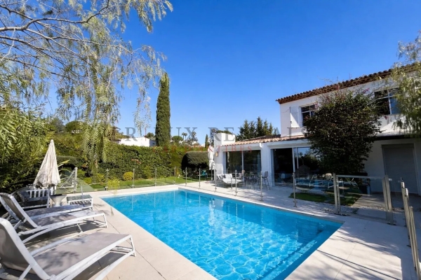Luxury House for sale in Villeneuve-Loubet, 1 560 000 €, Photo 1